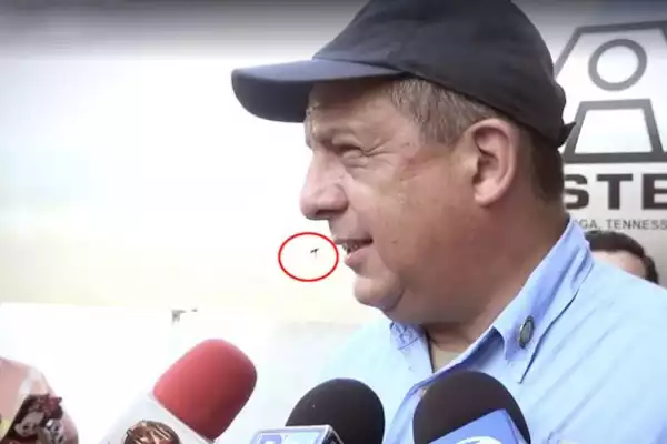 Costa Rica’s President Mistakenly Eats Fly On Live TV